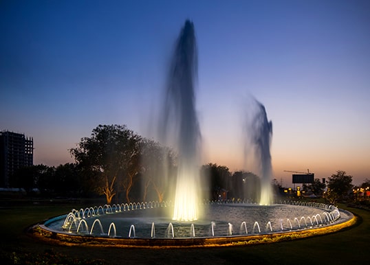 Enjoy the view of Flora Fountain at Central Park The Orchard
